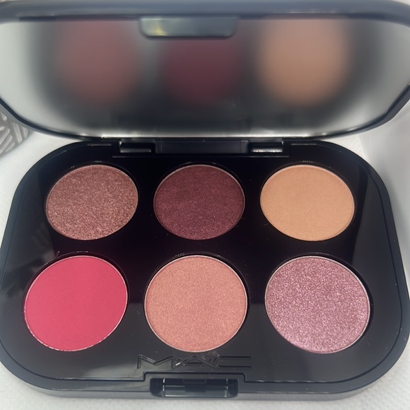 MAC Eye Bundle-Connect In Color Palette and Lash Bash Mini Trio Mascara - Picture 8 of 10